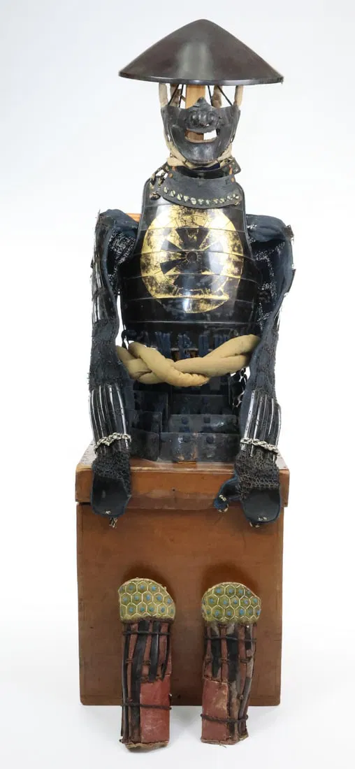 EDO Era Japanese Samurai ARMOR Gold Lacquer Rare Jingasa & Kinchaku Mon