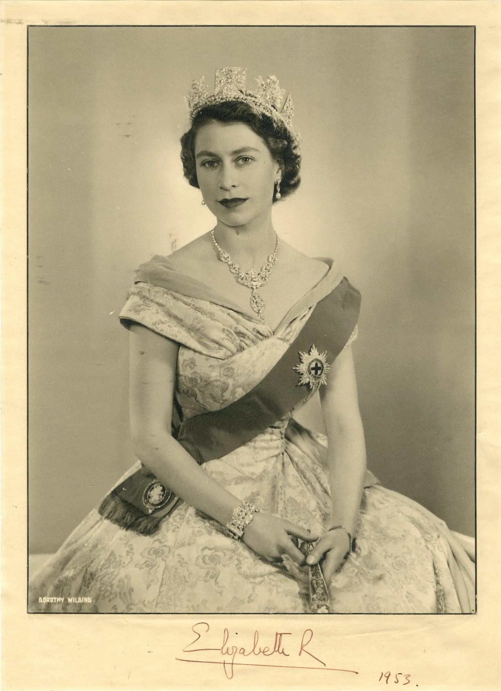 ELIZABETH II: (1926-2022)