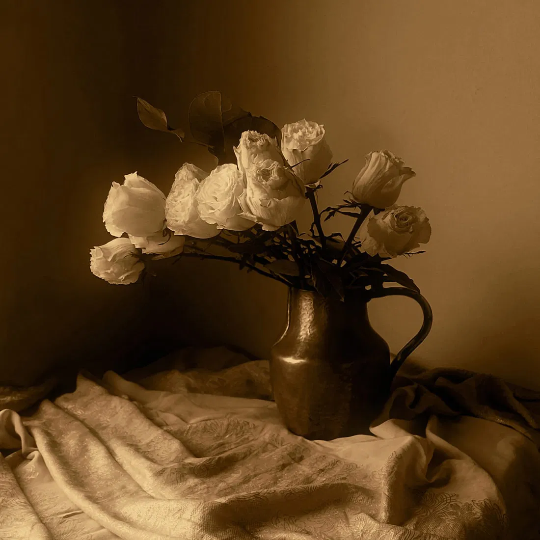 Ellen Fisch : Roses in a Copper Pitcher