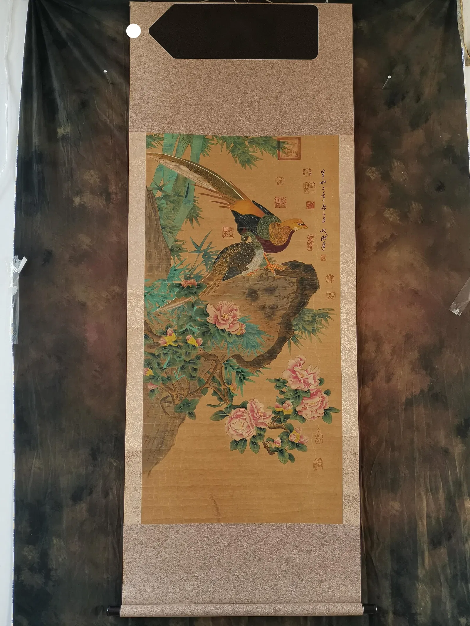 Emperor Huizong of Song Dynasty, hanging scroll of flowers and birds on paper