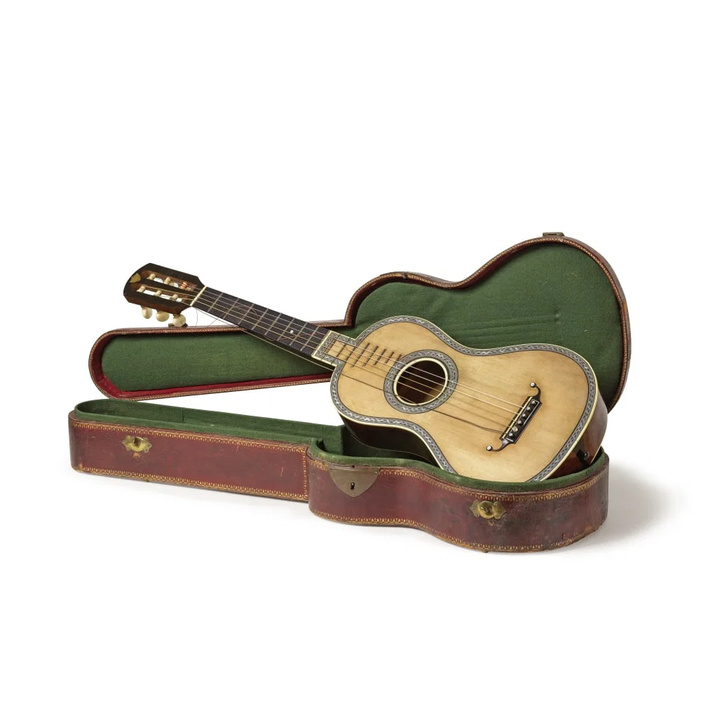Exceptionnelle guitare romantique attribuée à René Lacote vers 1830, construite &...