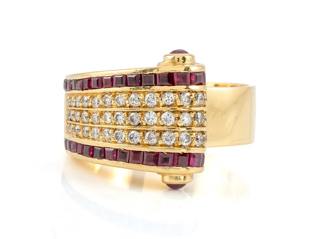 Exquisite Ruby and Diamond Ring in 18k Yellow Gold