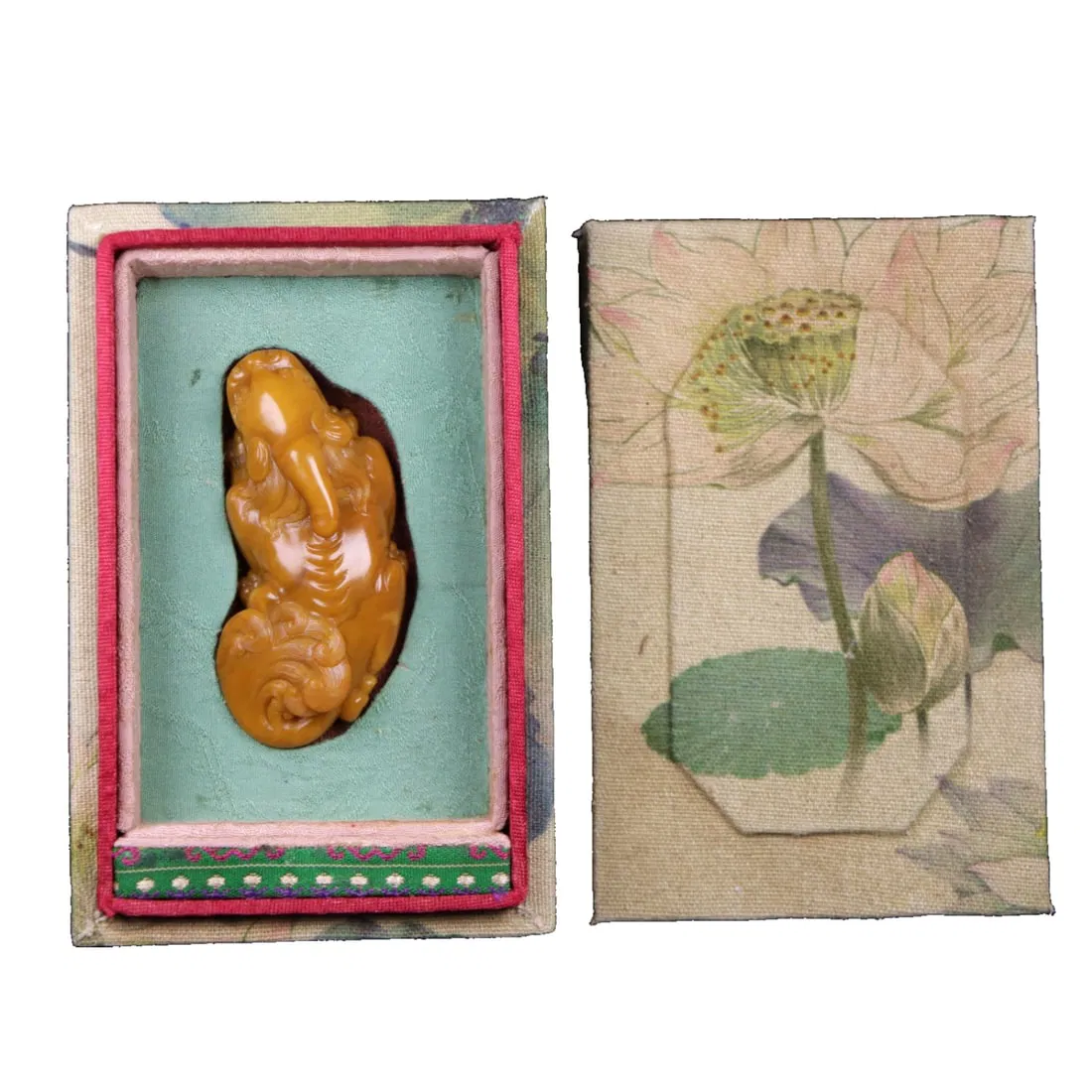 Exquisite Shoushan Stone Pixiu Figurine for Attracting Wealth