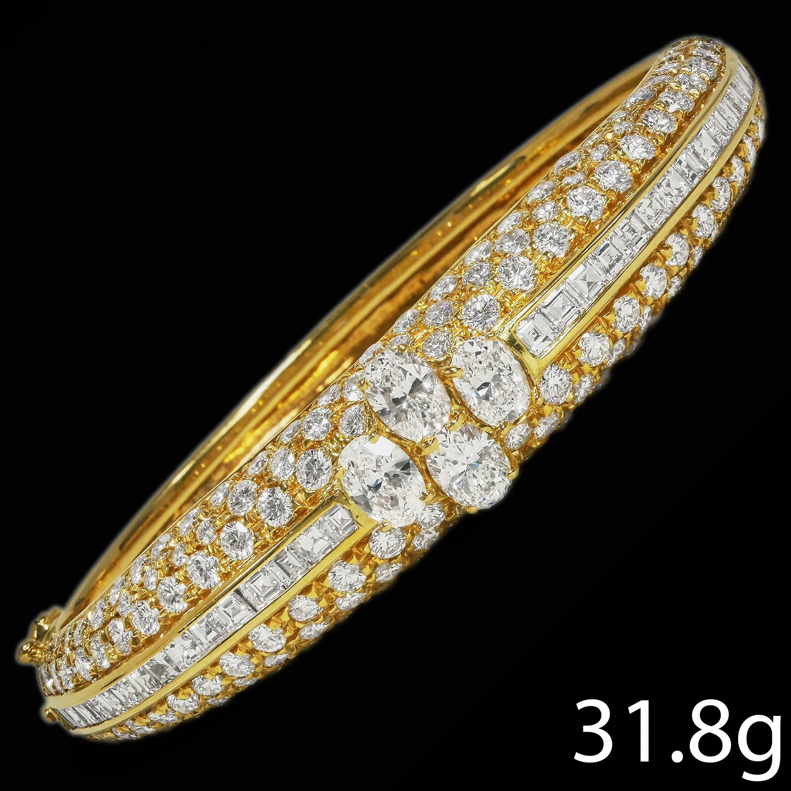 FANTASTIC DIAMOND HINGED BANGLE, APPROX. 15 CT. OF DIAMONDS