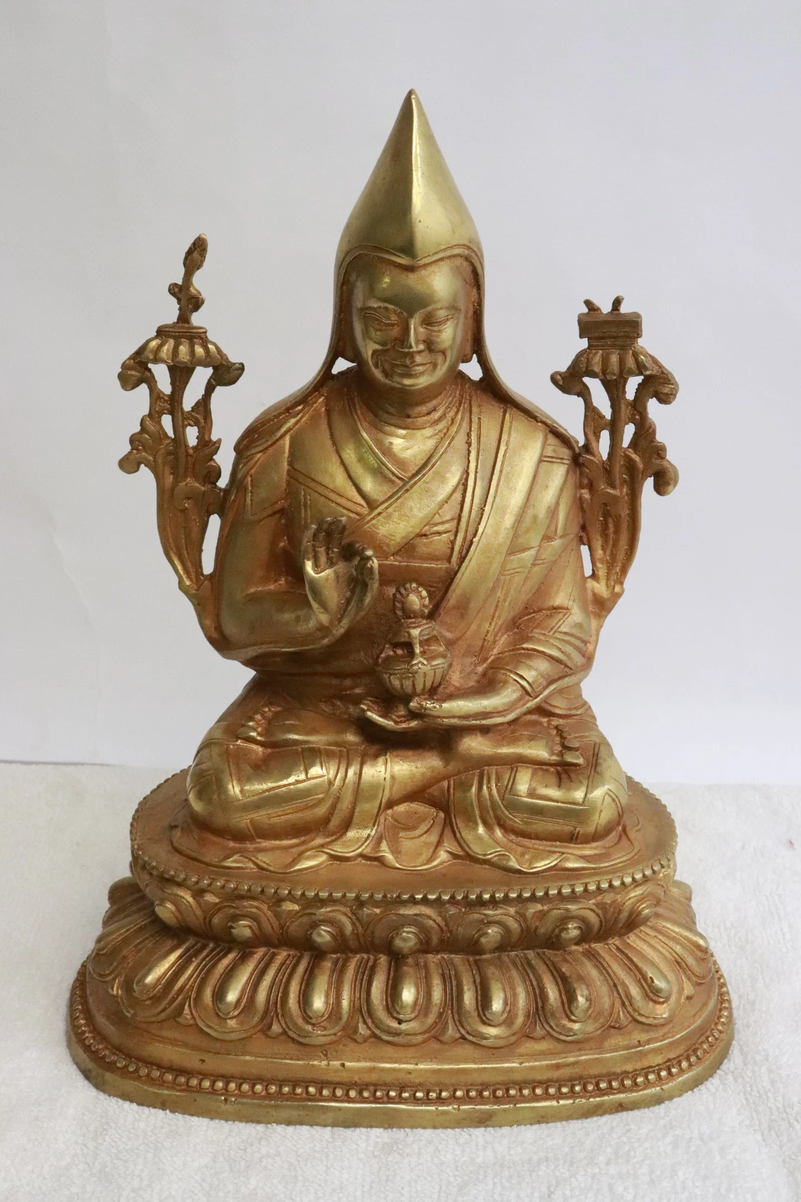 Fine Chinese gilt bronze sculpture of deity
