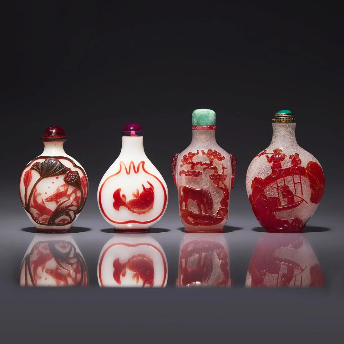 Four Chinese Ruby Red Overlay Glass Snuff Bottles 涅白地套寶石