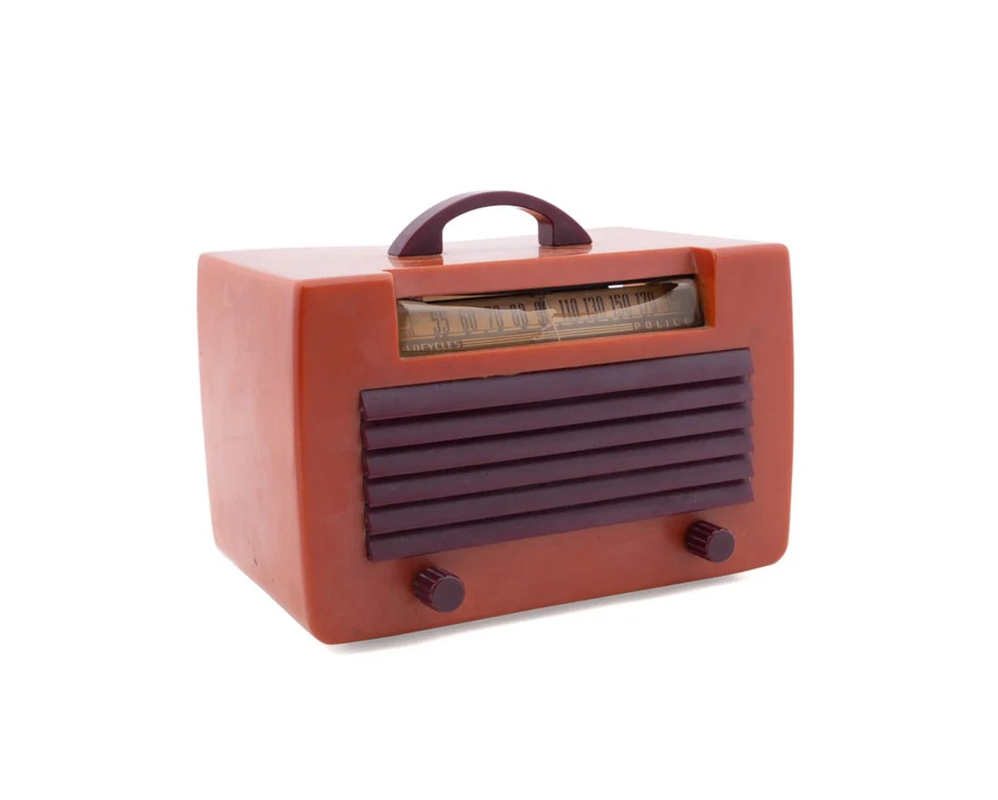 GENERAL ELECTRIC MODEL L-570 CATALIN RADIO