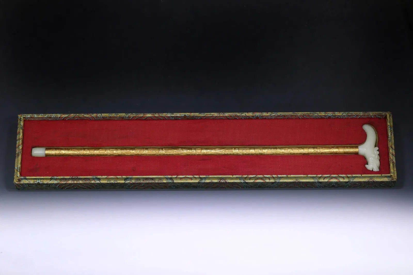 GILT BRONZE CANE WITH DRAGON AND PHOENIX DESIGN INLAID WITH HETIAN JADE