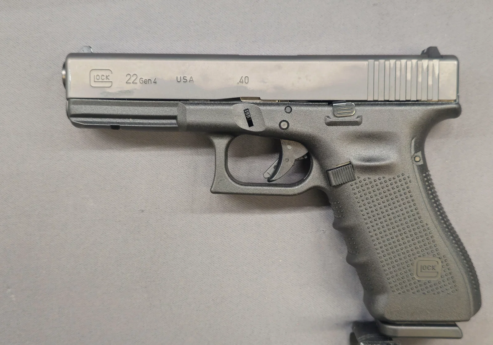 Glock 22 Gen 4 .40 S&W Semi-Automatic Pistol