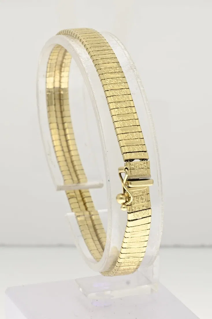 Gold bracelet