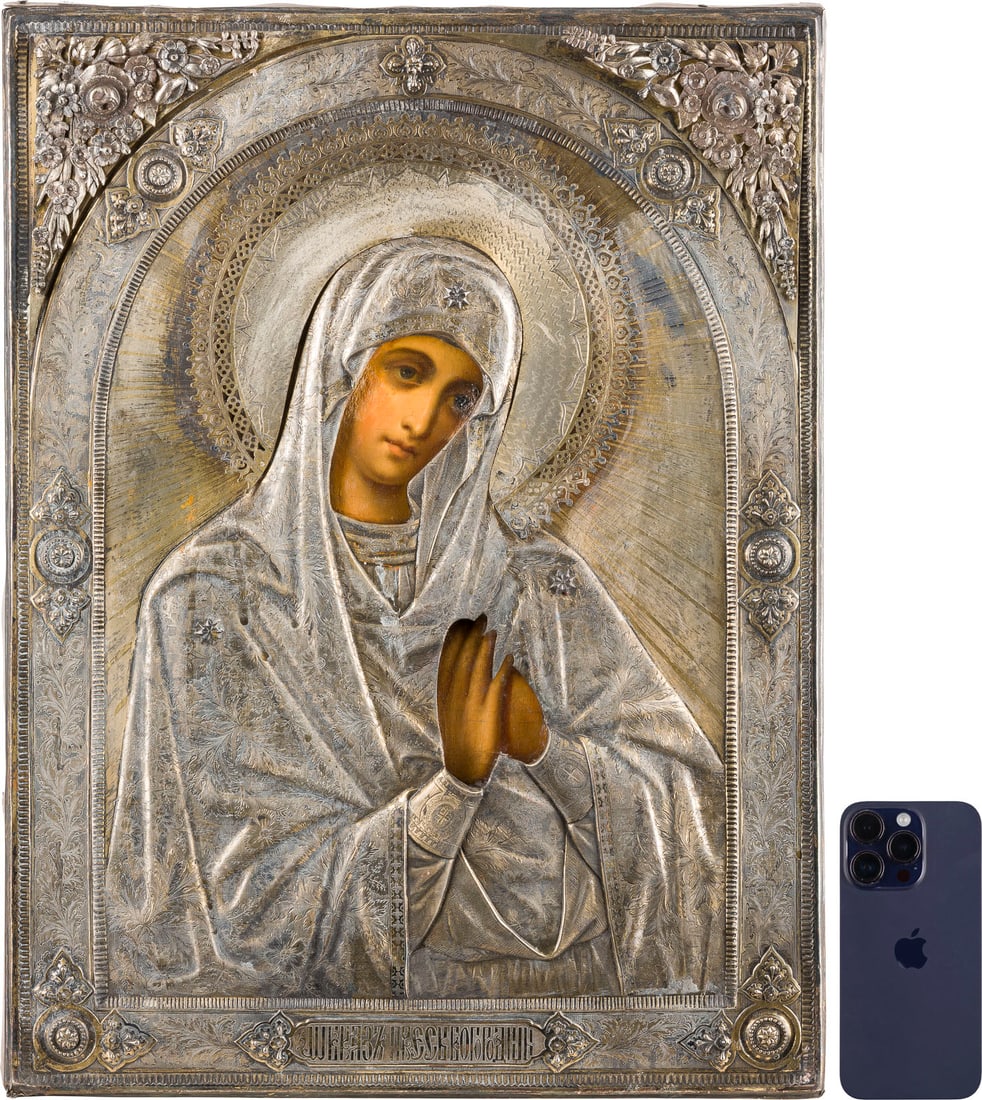 | GROSSFORMATIGE UND SELTENE IKONE MIT DER GOTTESMUTTER 'UMILENIE' MIT VERMEIL-OKLAD