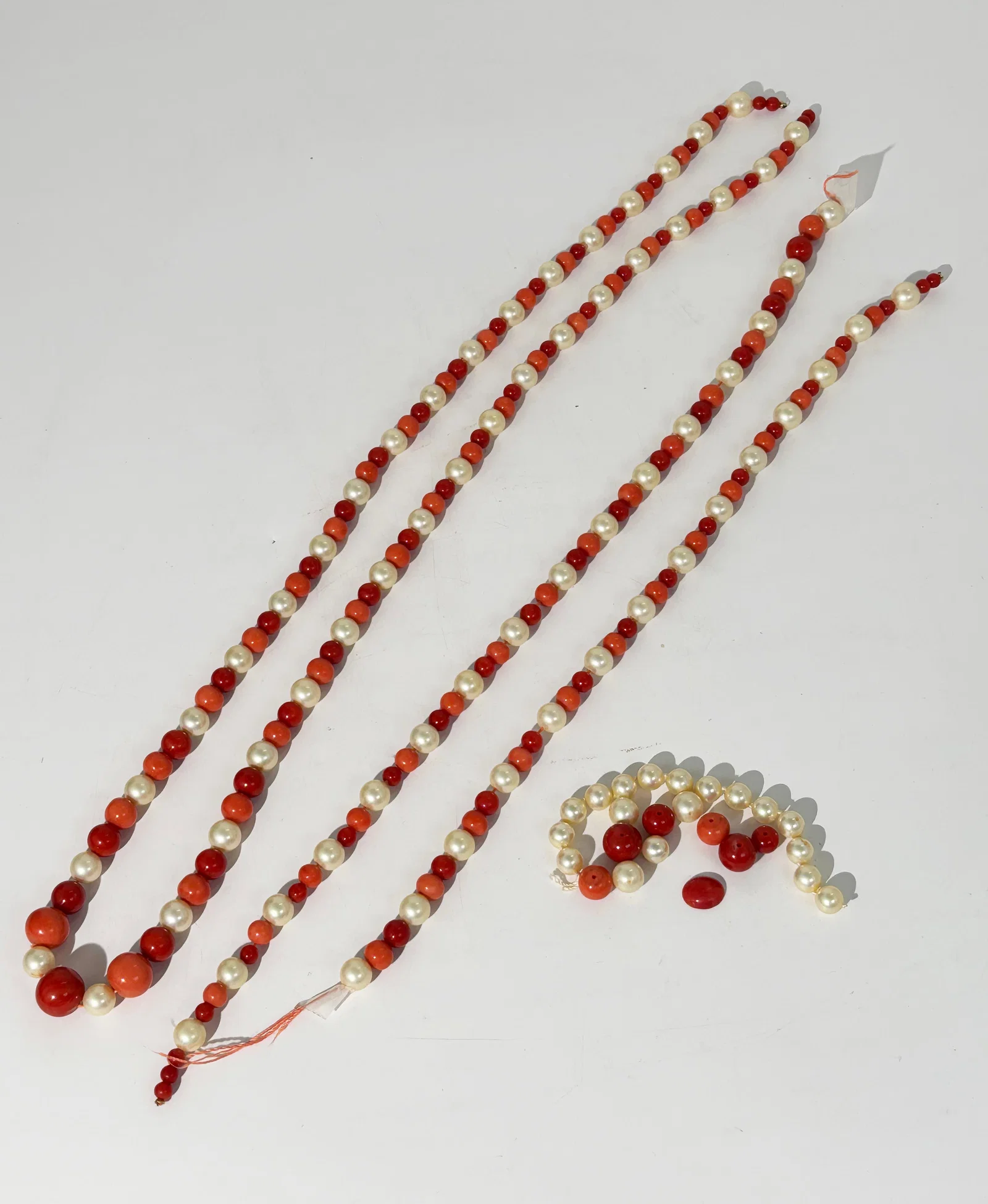 Group Dark, Medium Coral Beads & Pearls 190.2G