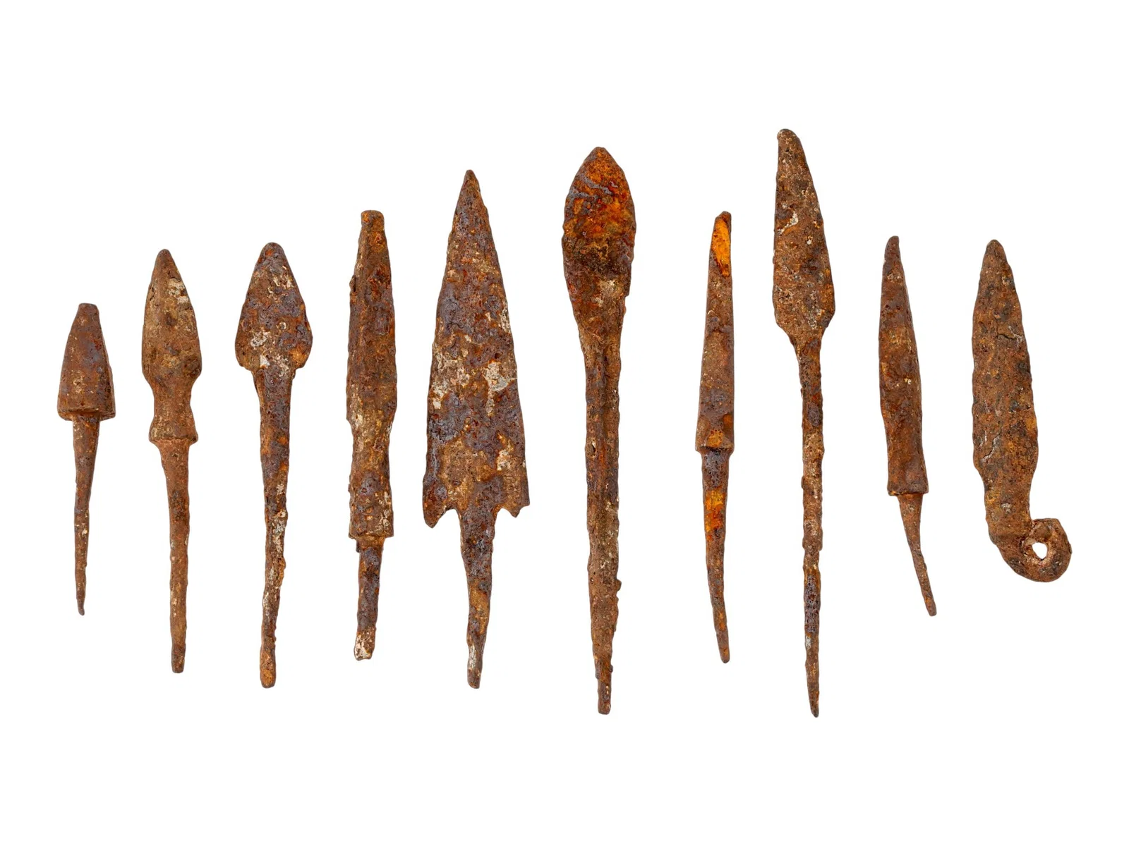 GROUP OF ANCIENT GRECO ROMAN IRON ARROWHEADS