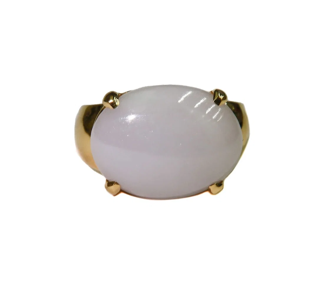 Gump's 18k Yellow Gold and Cabochon White Jade Ring Size 8.5