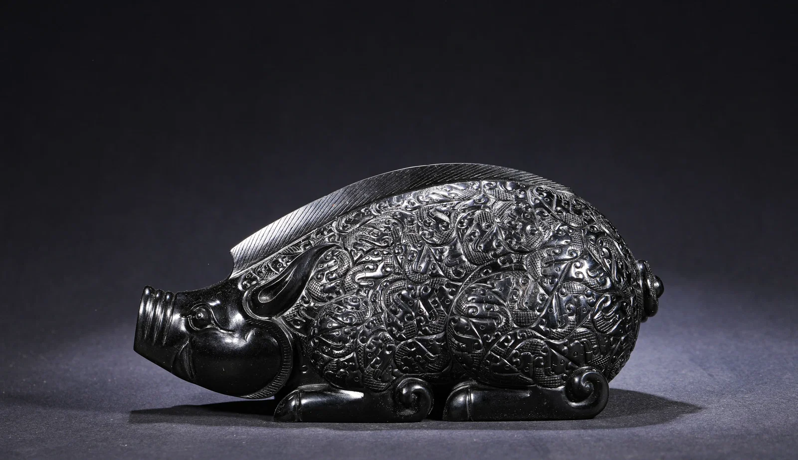 HAN DYNASTY BLACK JADE FULL WORKMANSHIP CHILONG DRAGON PATTERN LYING PIG
