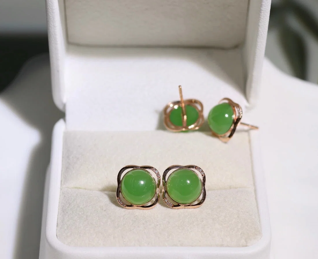 Hetian jade 18K rose gold embedded earrings