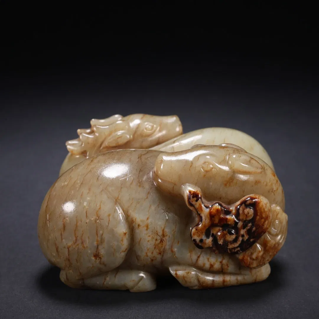 HETIAN JADE FU LU HOLDING A RUYI ORNAMENT