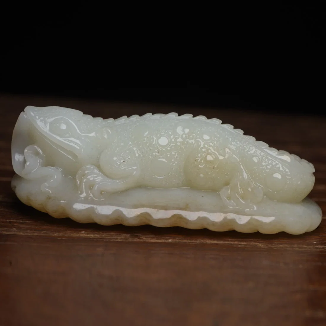 Hetian jade lizard