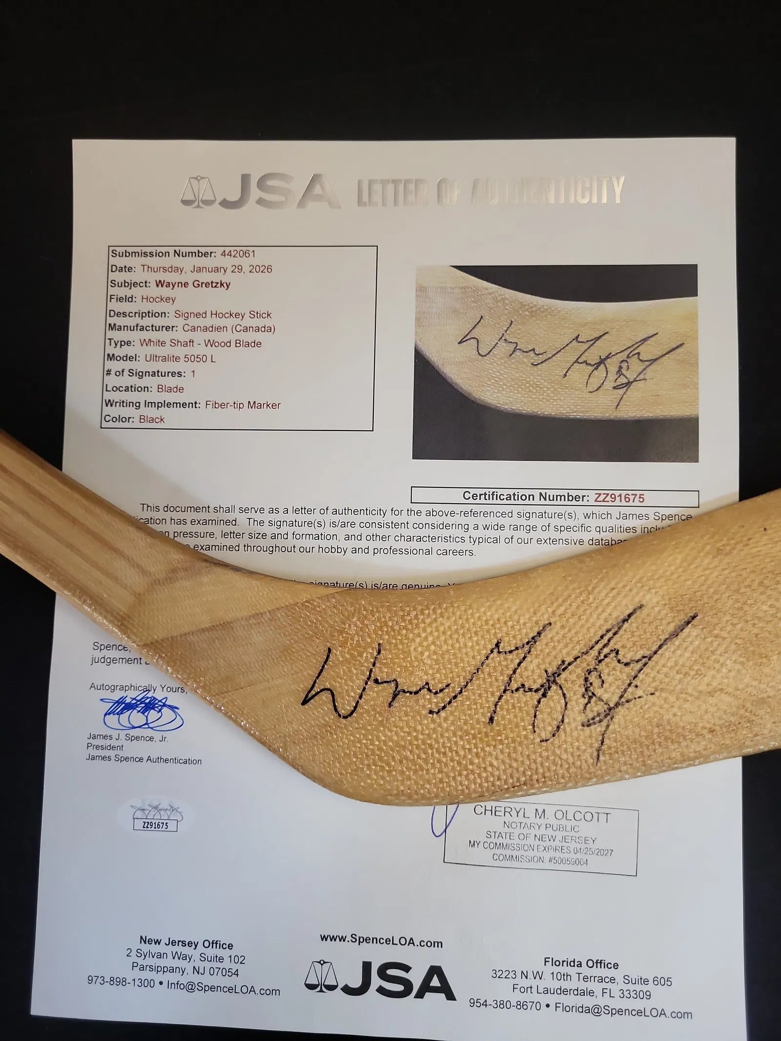 I00887 | Wayne Gretzky Autographed Canadien Ultralite 5050 L Hockey Stick (JSA LOA)