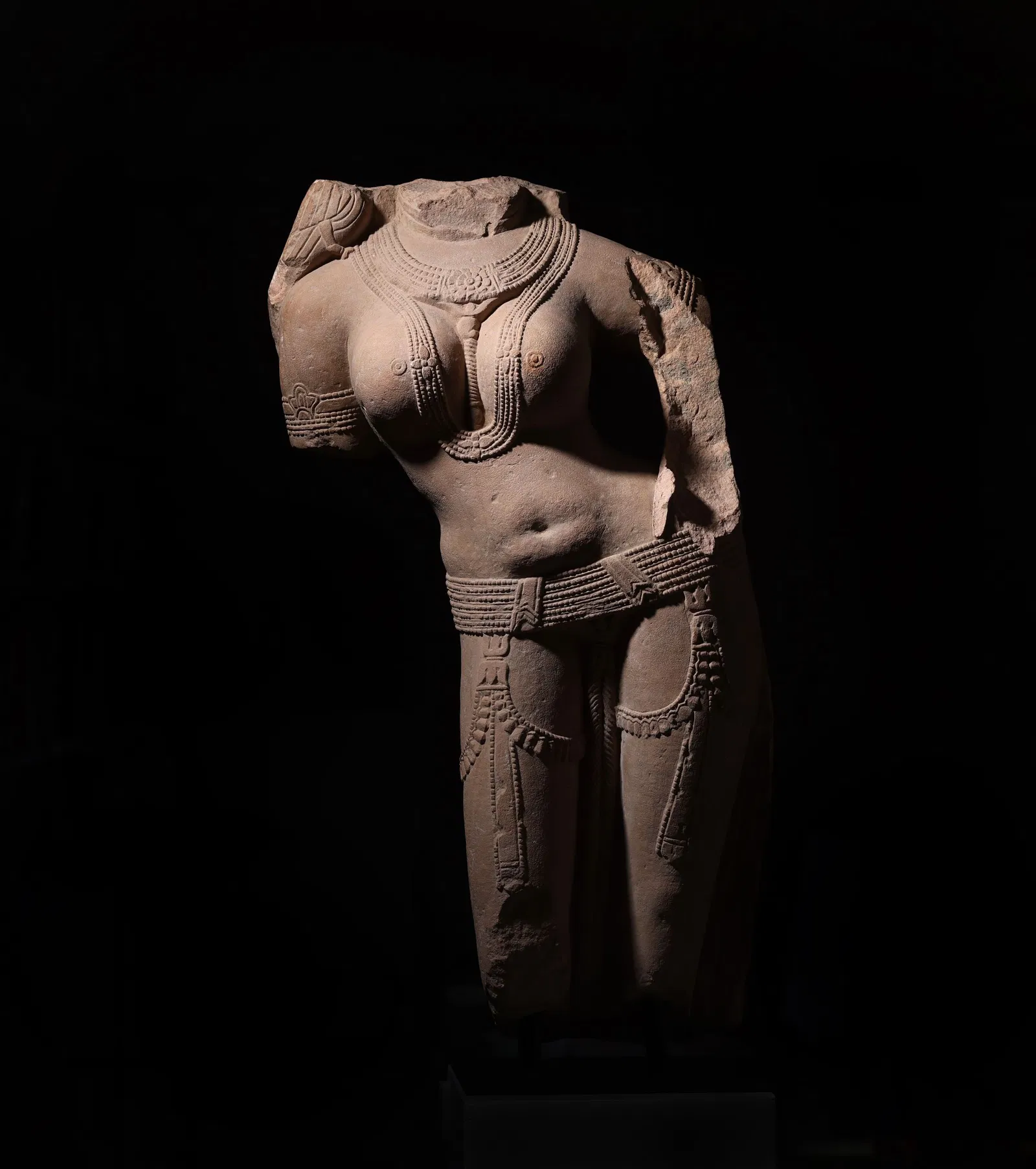 Important Life-Size Kushan Torso of a Celestial Dancer - India - 2nd Century AD