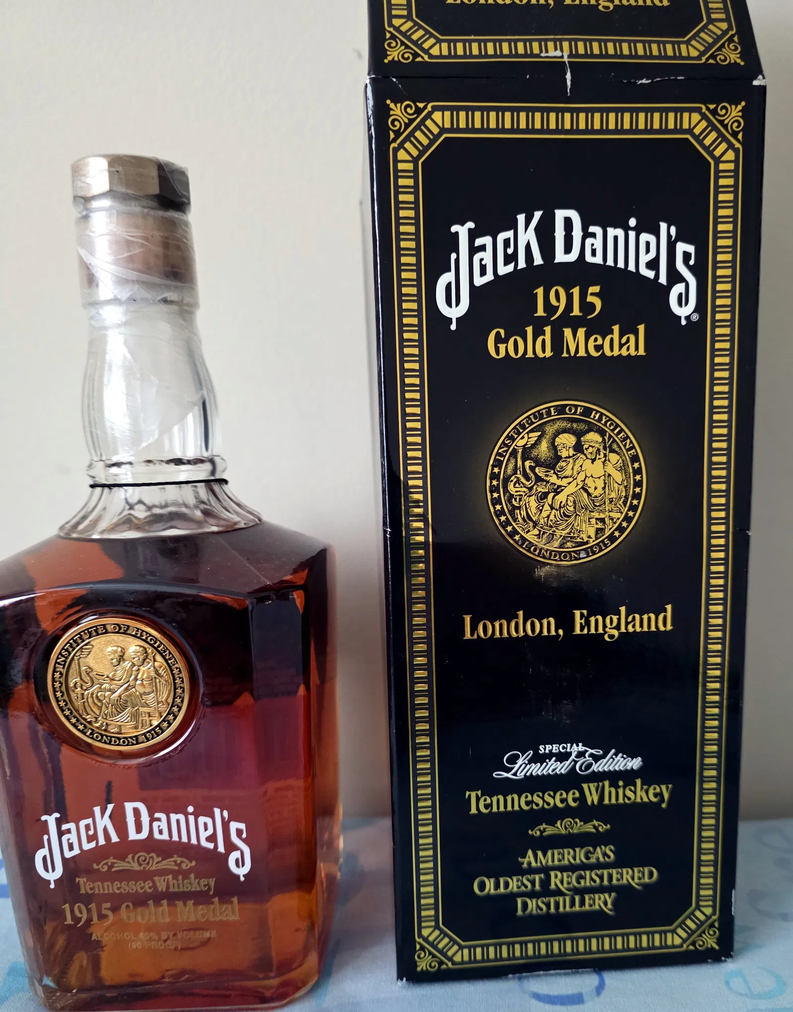 Jack Daniel’s 1915 Gold Medal Series Tennessee Whiskey