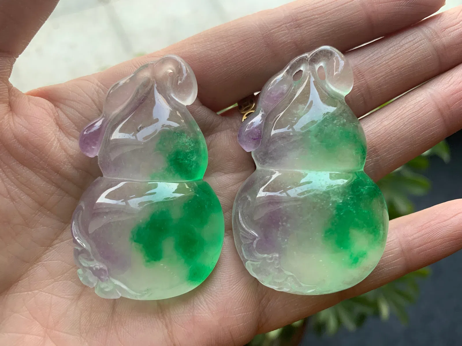 Jade gourd pendant