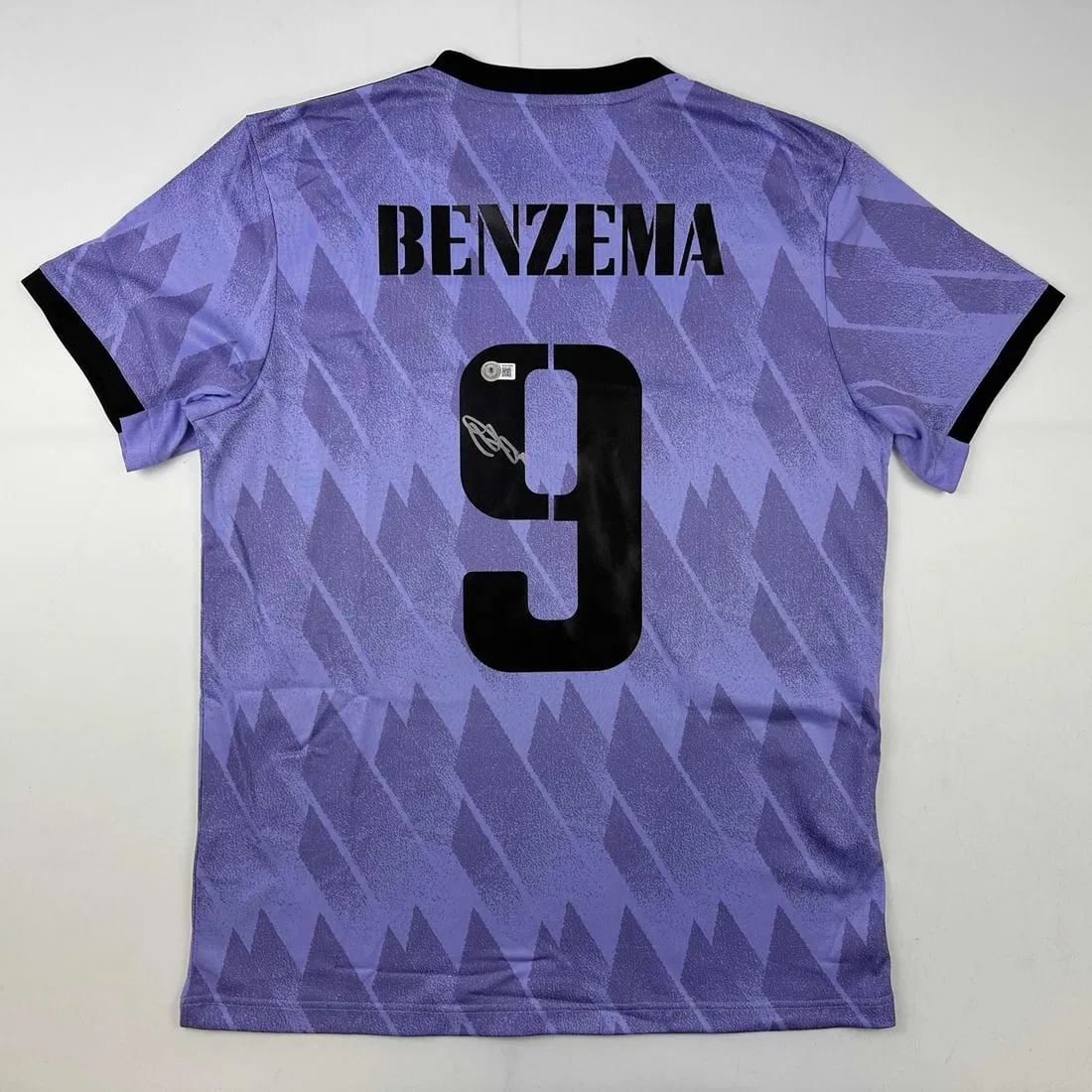 Karim Benzema Autographed Real Madrid 2022-23 Purple Jersey Beckett Certified