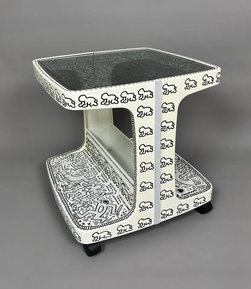 Keith HARING (1958-1990), Attributed to. Rolling table Pop Shop, 1990.