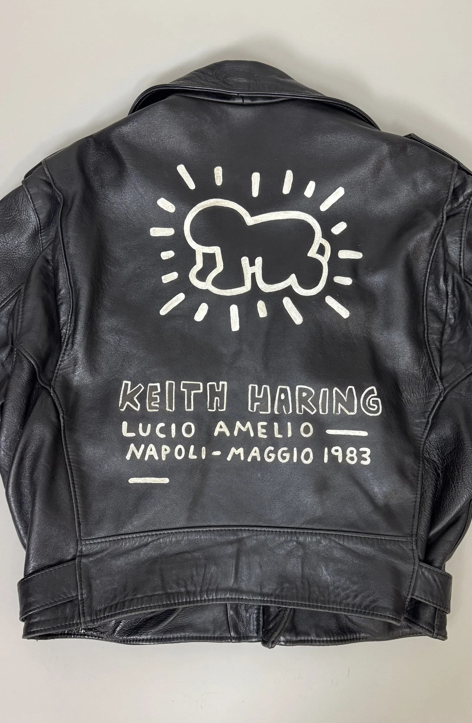 Keith HARING (1958-1990) Blouson en cuir ‘Motorcycle’ JAPA , orné au dos d’