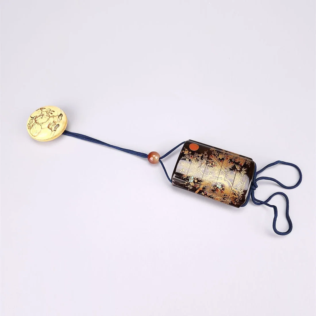 Lacquered inrO (small container) crafted by Kajikawa, official lacquer artist for the Tokugawa