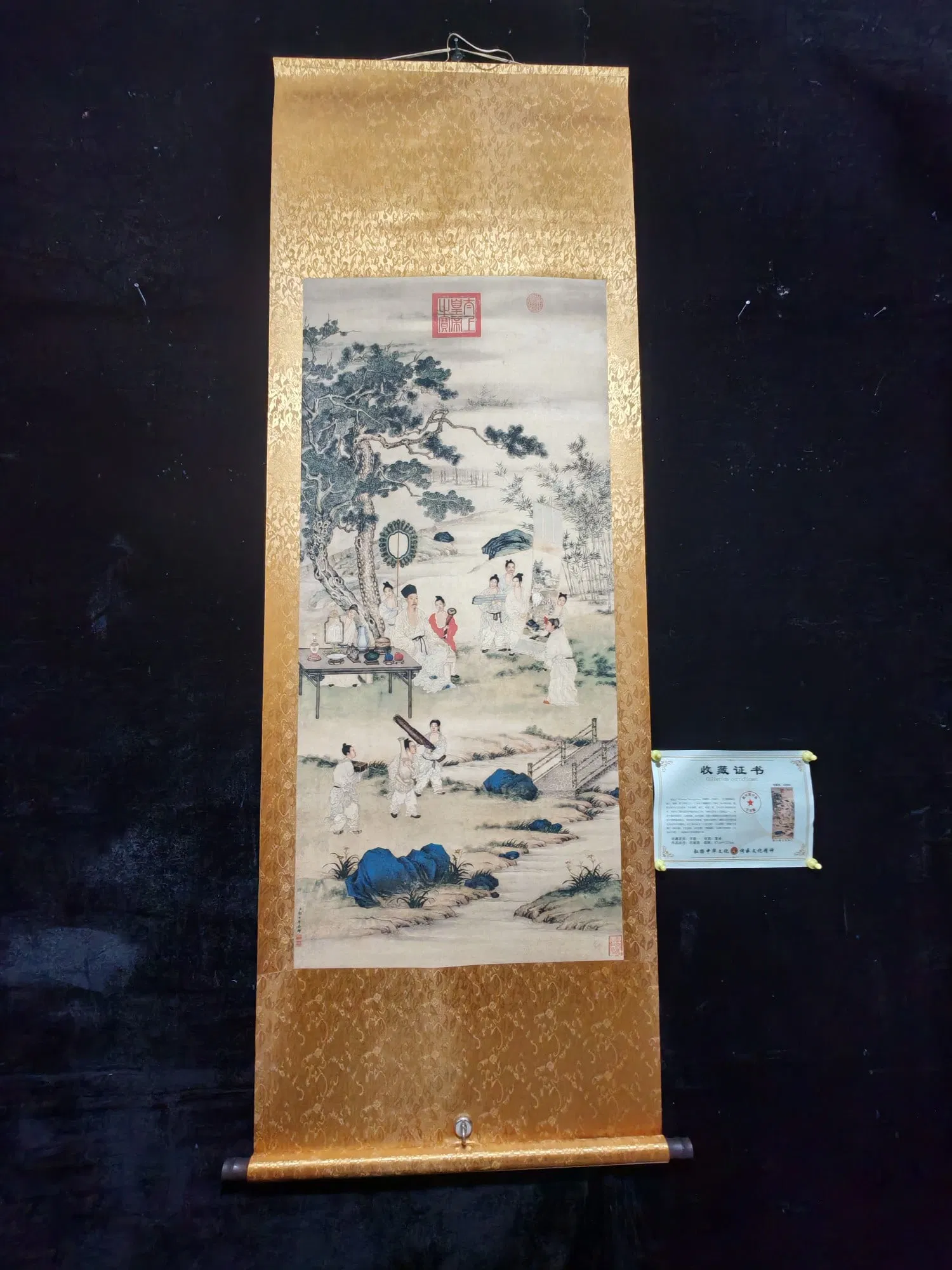 Lang Shining's "Emperor Qianlong Viewing Paintings"
