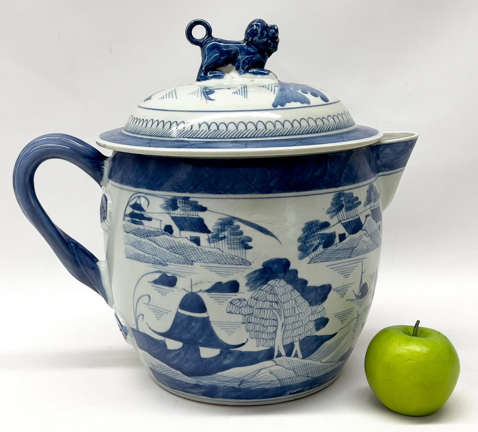 LARGE CHINESE CANTON EXPORT PORCELAIN CIDER PITCHER