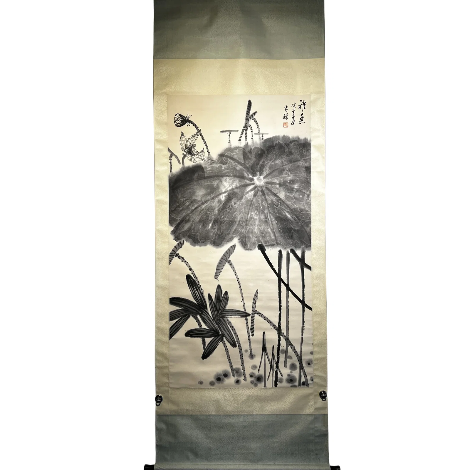 Li Kuchan's Fine Paper Bird-and-Flower Scroll