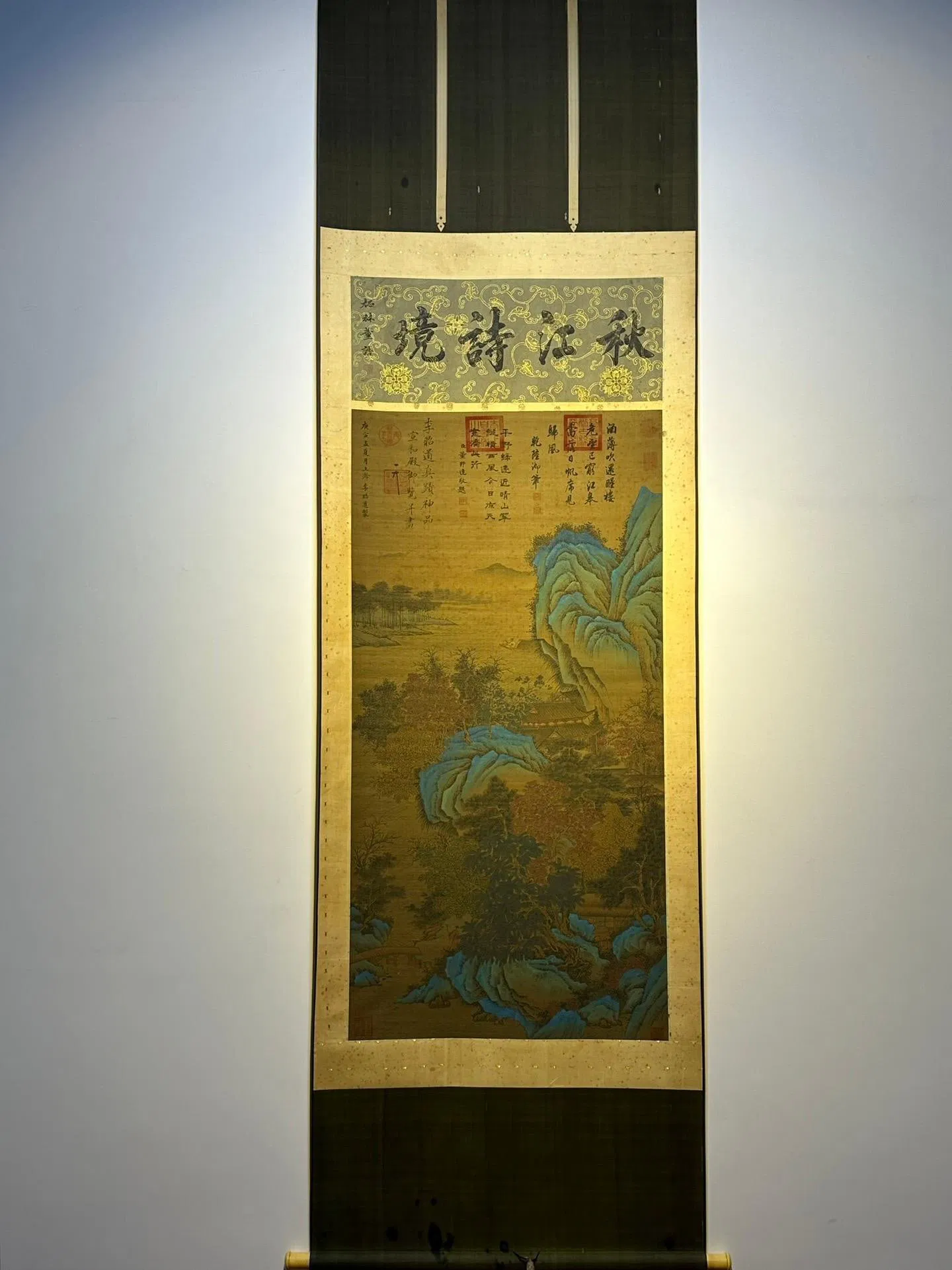 Li Zhaodao's exquisite six-foot silk landscape painting