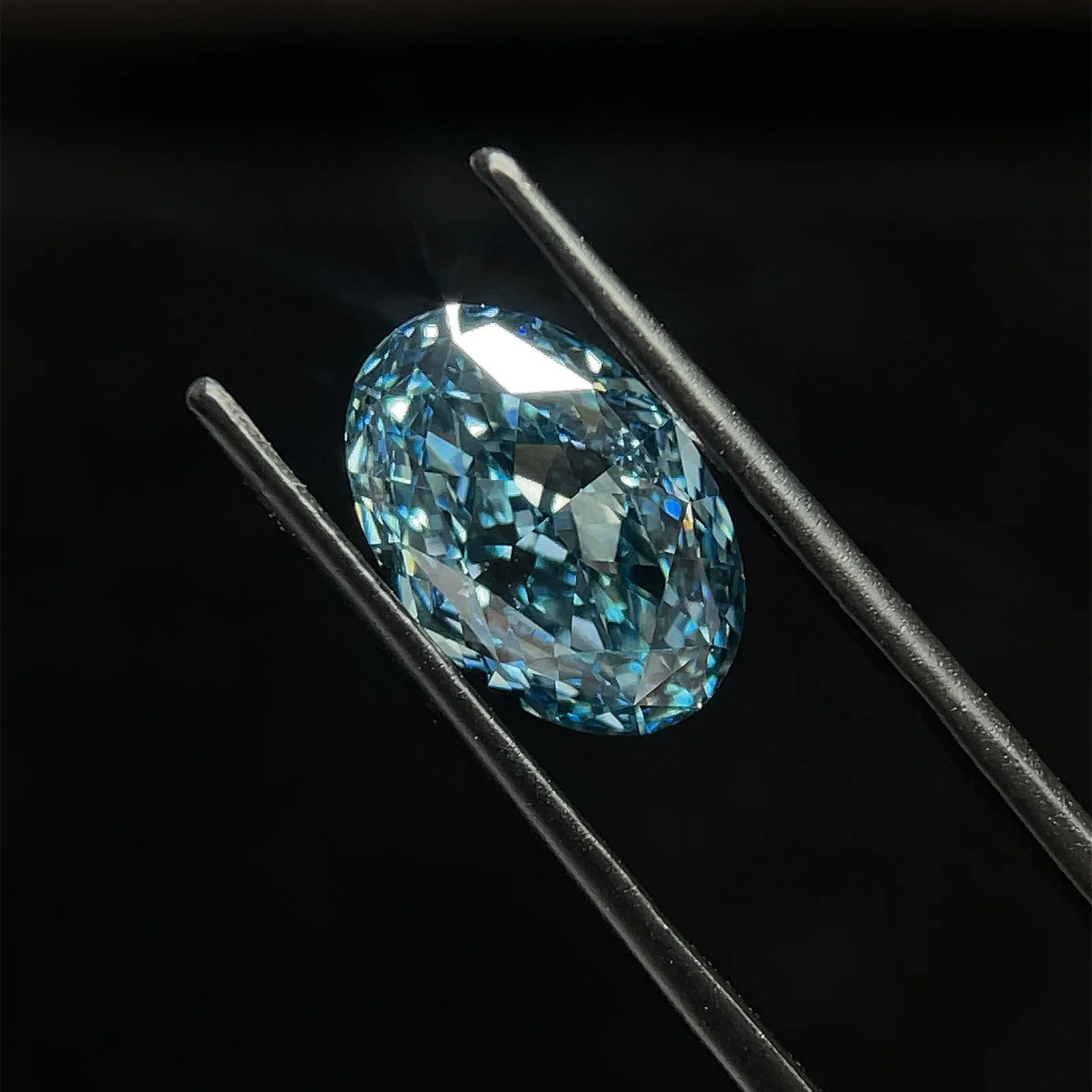 Loose Diamond - OVAL 5.02ct Blue VS2