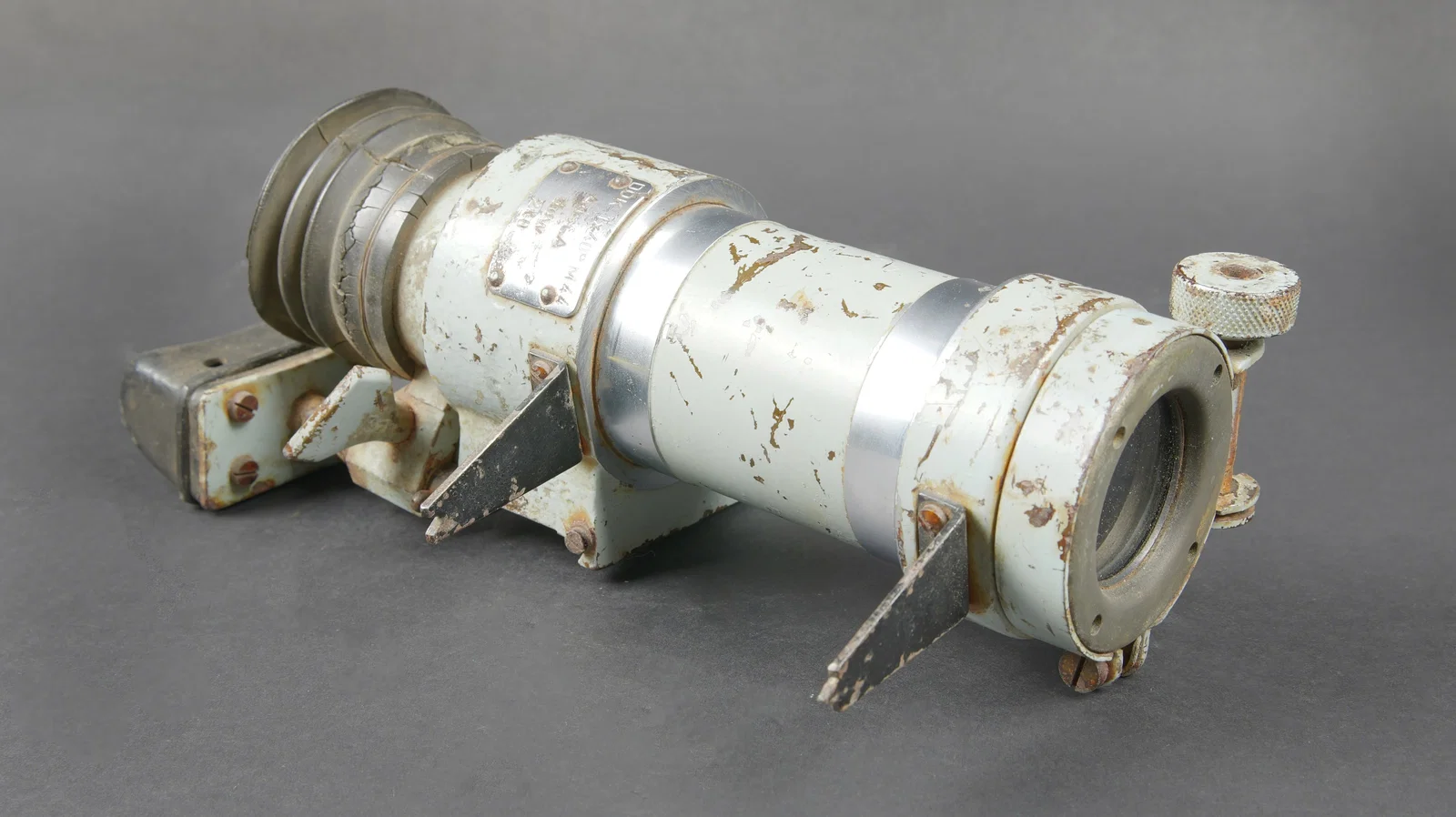 Lunette de canon M44 DNW. M44 DNW gun sight.