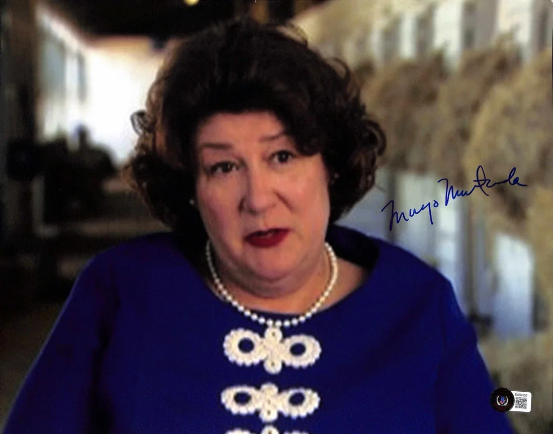 Margo Martindale Signed 11x14 Photo Justified Beckett Certified