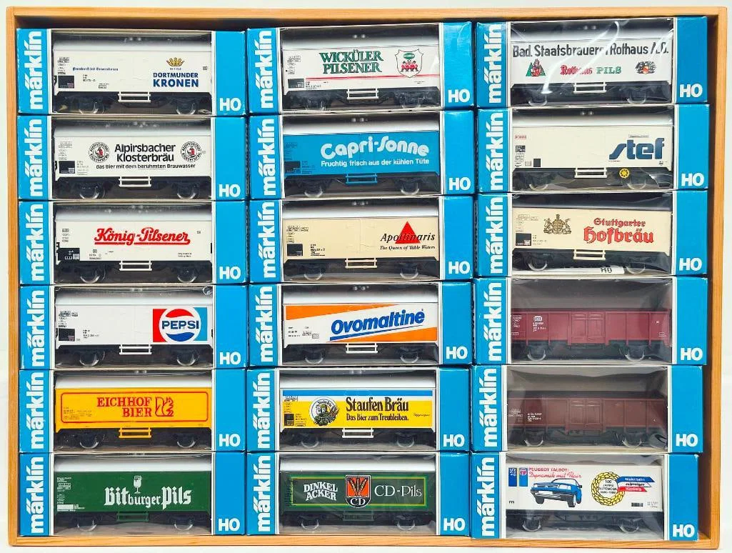 Marklin Modern HO Scale Eighteen (18) Assorted Freight Cars Boxed