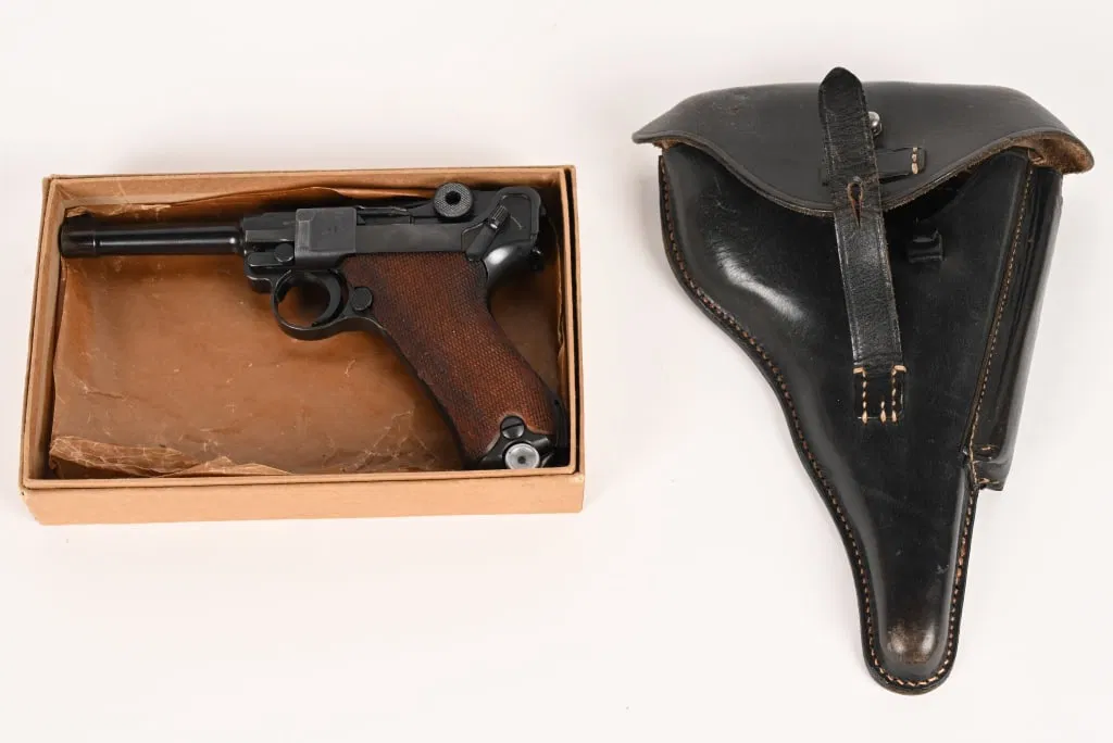 MAUSER BANNER P08 1941 POLICE LUGER WITH HOLSTER