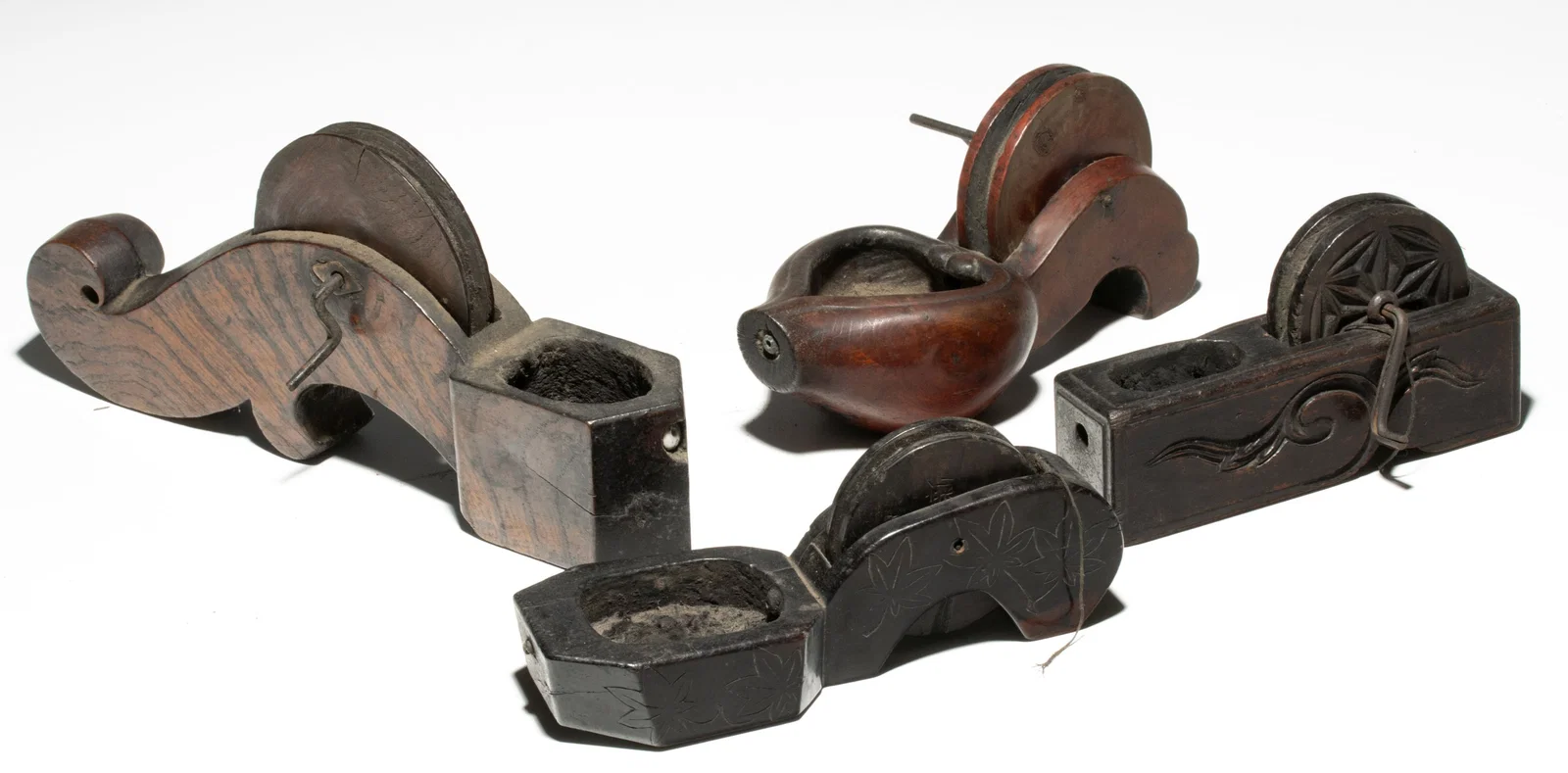 MEIJI AND EDO PERIOD JAPANESE CARVED WOOD SUMITSUBO