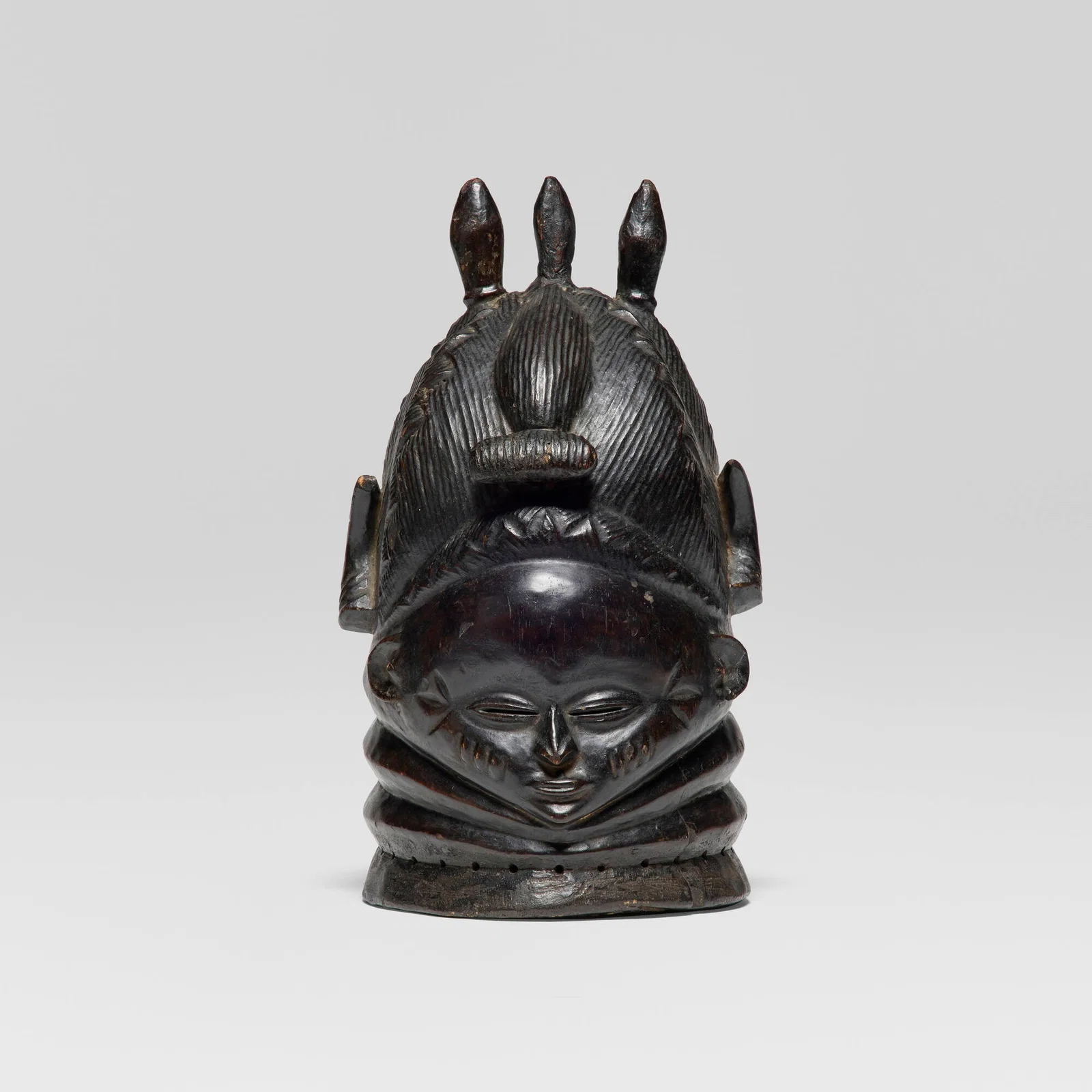 Mende, Helmet mask