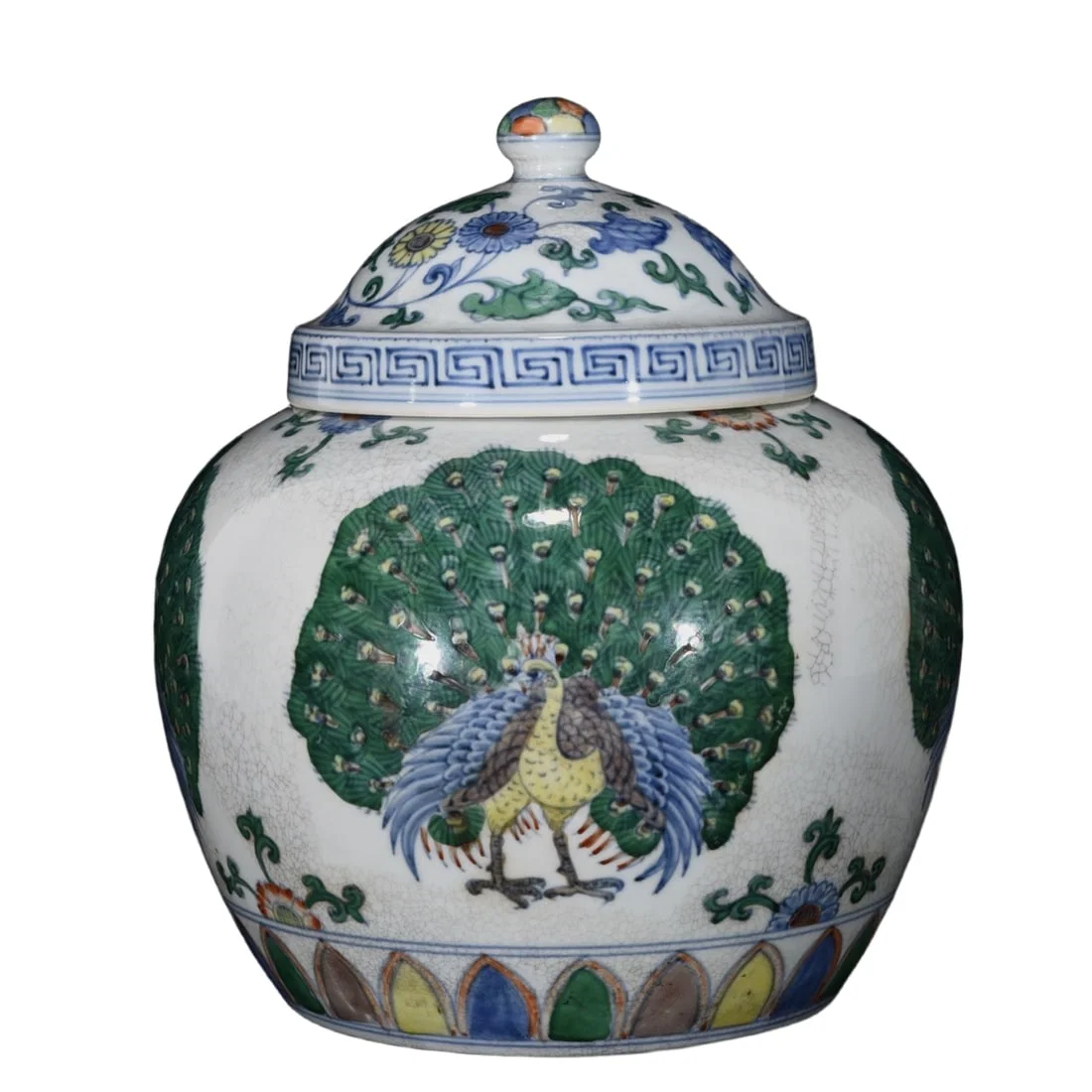 Ming Chenghua Doucai Peacock Feathers Unfolding Lid Jar