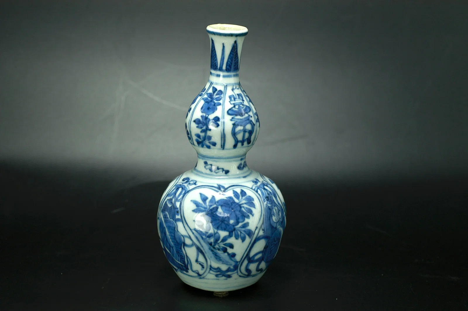 Ming Dynasty Blue and White Floral Hu Ru Vase