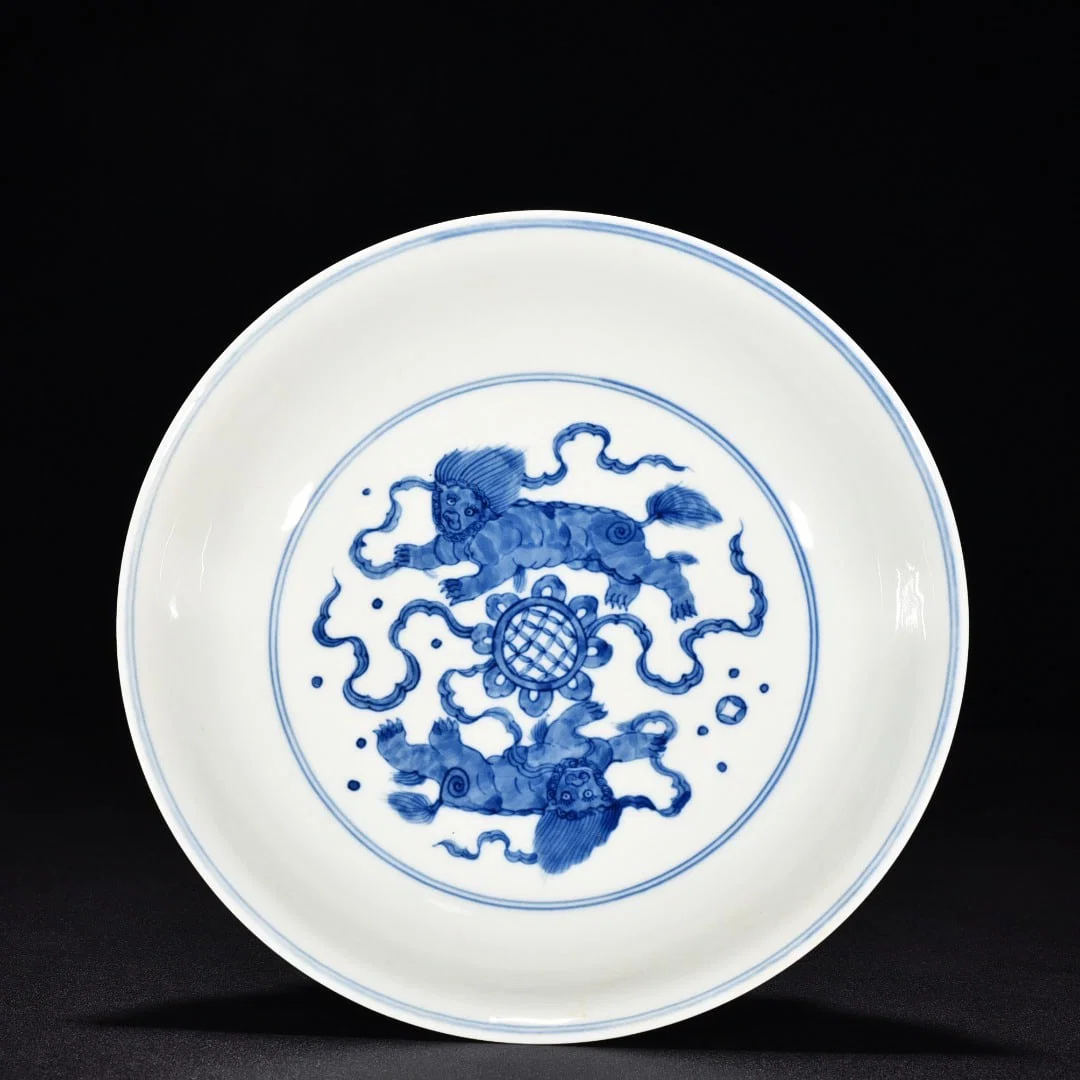 Ming Dynasty Chenghua blue and white lion hydrangea dish