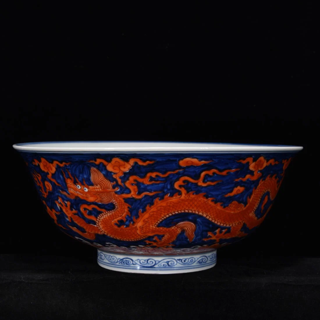 Ming Dynasty Xuande blue and white alum red dragon bowl