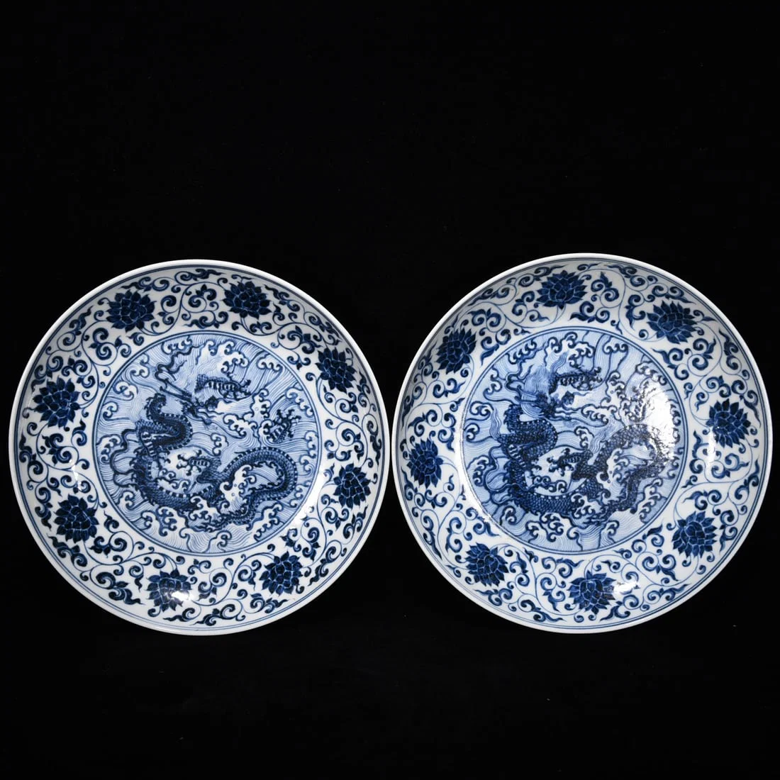 Ming Dynasty Xuande blue and white dragon porcelain plate