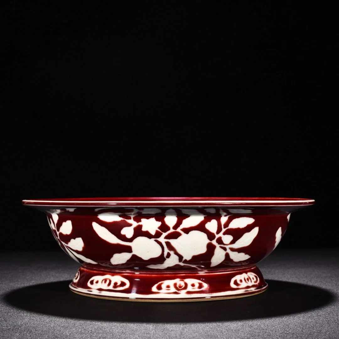 Ming Dynasty Xuande ruby red glaze white folded branches fruit plate