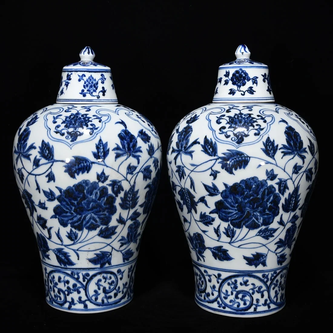 Ming Dynasty Yongle blue and white peony plum vase pair