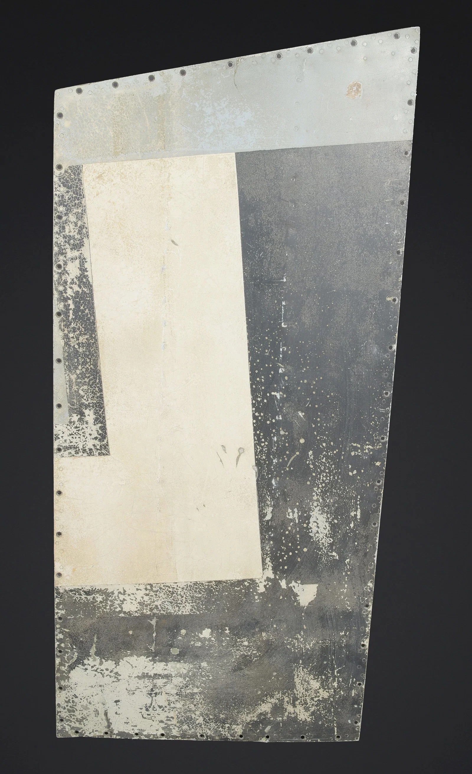 Morceau de derive de HE-111. Heinkel He 111 vertical tail fin fragment.