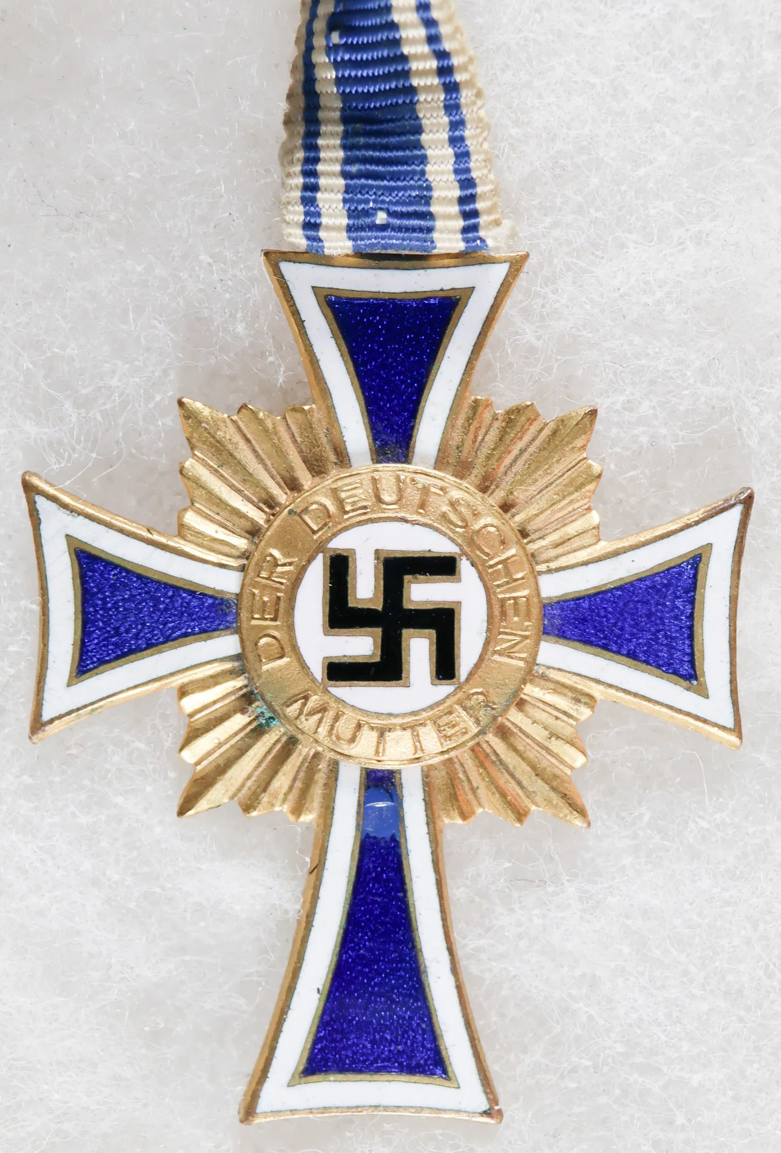 MOTHER'S CROSS IN GOLD